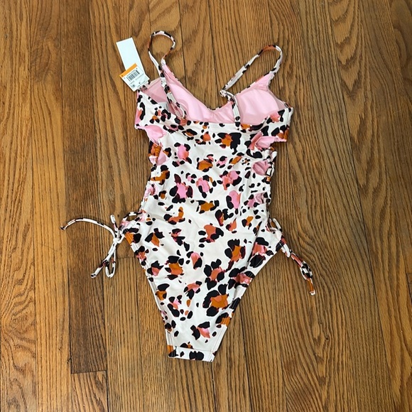 Hula Honey Wild About You Side-Lace One-Piece Swimsuit Juniors small Leopard NWT - Picture 4 of 9